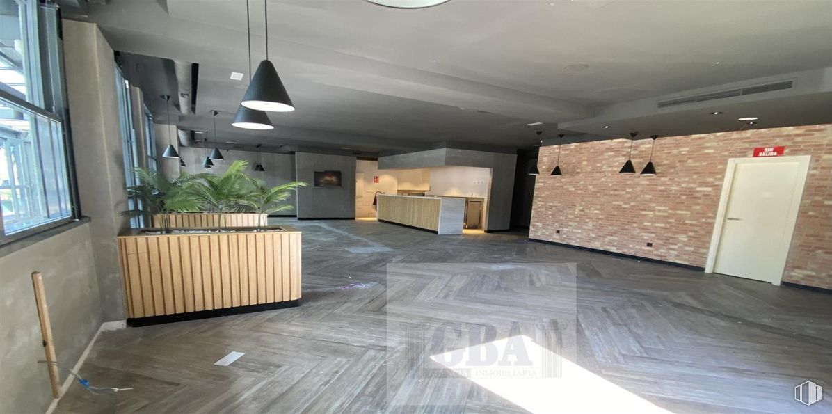 Retail for rent at Avenida Infante Don Luis , Boadilla del Monte, Madrid, 28660 with door, window, light fixture, lighting, flooring, wood, floor, ceiling, interior design and furniture around