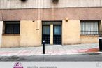 Local en venta en Calle Pedro Rogel, 4, Tetuán, Madrid, 28039 con ventana, puerta, edificio, rectángulo, superficie de la carretera, accesorio, asfalto, madera, zona residencial y inmobiliario alrededor