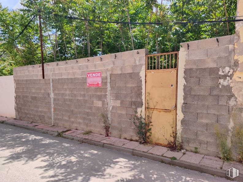 Land for sale at Zona urbana, Corral de Almaguer, Toledo, 45880 with wall, brickwork, brick, composite material, building material, concrete, stone wall, home fencing and fence around