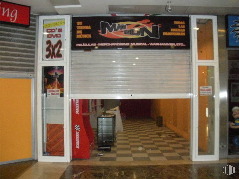 Local en venta en C.C. Alcalá Norte, Calle Alcalá, 414, Ciudad Lineal, Madrid, 28027 con edificio, gas, suelos, señalización, publicidad, póster, fuente, habitación, máquina y banner alrededor