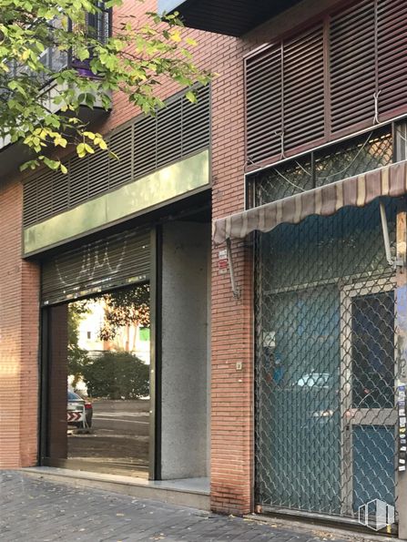 Office for rent at Calle Baños de Montemayor, Arganzuela, Madrid, 28005 with shade, wood, road surface, neighbourhood, brickwork, brick, urban design, facade, city and plant around