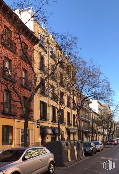 Retail for rent at Calle Argumosa, 14, Centro, Madrid, 28012 with car, building, tire, sky, wheel, land vehicle, vehicle, window, daytime and photograph around