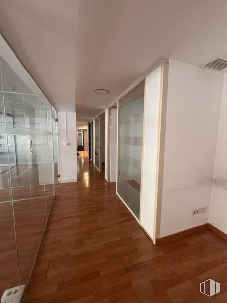 Oficina en alquiler en Calle Velázquez, 4, Salamanca, Madrid, 28001 con accesorio, madera, hall, edificio, suelos, suelo, puerta, exterior del automóvil, madera dura y vidrio alrededor