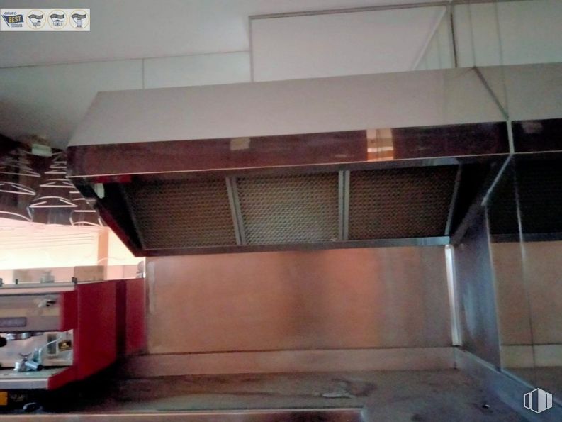 Retail for sale at El Sotillo - La Lastrilla, La Lastrilla, Segovia, 40196 with kitchen appliance, kitchen hood, machine, major appliance, home appliance, transparency and aluminium around