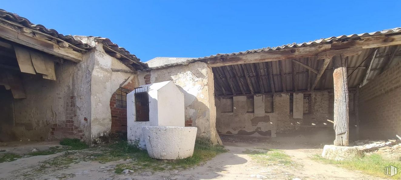 Nave en venta en Casco urbano, Cedillo del Condado, Toledo, 45214 con cielo, planta, paisaje, casa, fachada, ventana, accesorio, historia antigua, edificio y historia alrededor