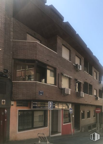 Retail for sale & for rent at Calle Nogal, 1, Las Rozas de Madrid, Madrid, 28230 with window, building, property, sky, urban design, condominium, neighbourhood, residential area, material property and commercial building around