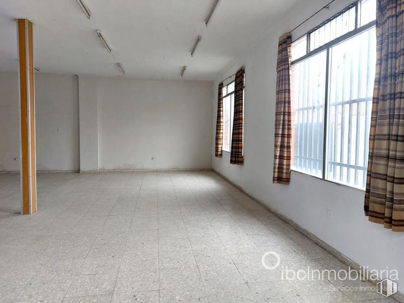 Local en venta en Calle Carmen, Illescas, Toledo, 45200 con ventana, accesorio, hall, madera, suelo, suelos, edificio, material compuesto, vidrio y techo alrededor