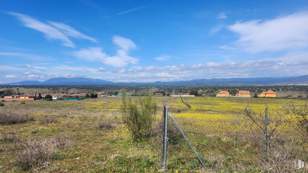 Land for sale at Zona Mirador de Fuente Romero, Hormigos, Toledo, 45919 with sky, cloud, plant, natural landscape, land lot, fence, tree, grass, cumulus and landscape around