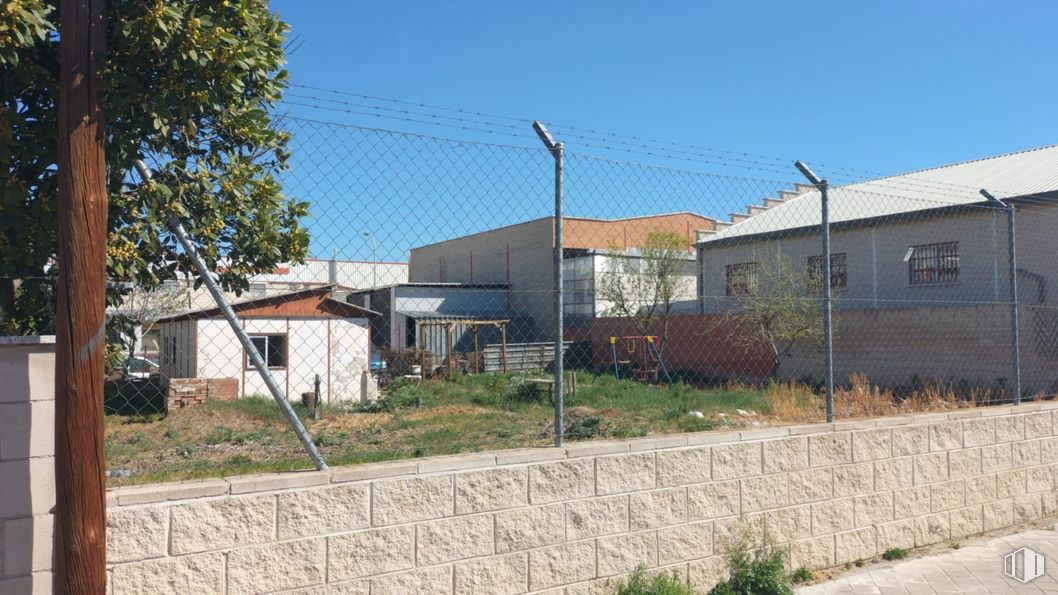 Land for sale at Polígono Igarsa, Paracuellos de Jarama, Madrid, 28860 with house, plant, sky, window, building, land lot, urban design, tree, real estate and facade around