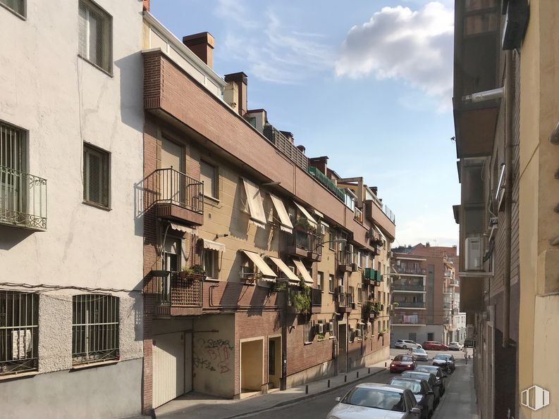 Retail for sale & for rent at Calle Almortas, 16, Tetuán, Madrid, 28039 with window, building, car, sky, cloud, vehicle, tire, house, urban design and beige around