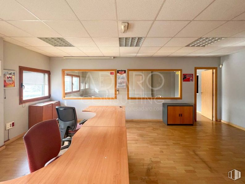 Industrial for sale at Polígono industrial Las Matillas, Alcalá de Henares, Madrid, 28802 with window, chair, cabinetry, door, flooring, interior design, floor, ceiling, furniture and lighting around