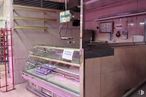 Retail for rent at Calle Reyes Católicos, Parla, Madrid, 28980 with cabinetry, building, floor, flooring, machine, shelving, gas, display case, shelf and wood around