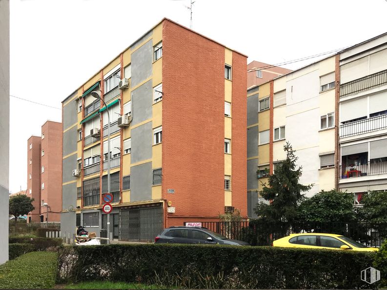 Local en venta en Calle de Carracedo, 7, La Latina, Madrid, 28024 con coche, edificio, planta, propiedad, ventana, cielo, vehículo, diseño urbano, árbol y bloque de pisos alrededor