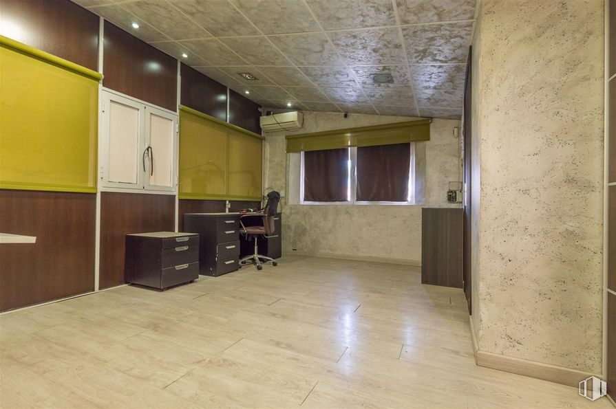 Nave en venta en Calle Suiza, 12, Alcalá de Henares, Madrid, 28802 con ventana, ebanistería, alacena, archivador, hall, suelo, madera, suelos, accesorio y silla alrededor