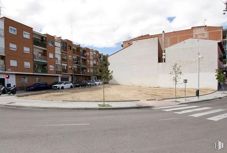 Suelo en venta en Calle Beatas, Navalcarnero, Madrid, 28600 con edificio, ventana, zona residencial, barrio, calle, asentamiento humano, apartamento, suburbio, coche familiar y acera alrededor