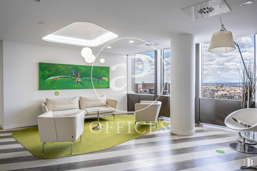 Oficina en alquiler en Edificio Cuzco IV, Paseo Castellana, 141, Tetuán, Madrid, 28046 con sofá, silla, alumbrado, mesa, mueble, propiedad, interiorismo, edificio, confort y sala de estar alrededor