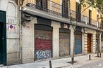 Retail for sale at Calle Relatores, 3, Centro, Madrid, 28012 with window, building, road surface, door, brick, wood, asphalt, brickwork, sidewalk and facade around