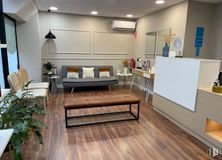 Retail for sale at Calle López de Hoyos, Chamartín, Madrid, 28002 with couch, lighting, furniture, table, plant, building, wood, interior design, flooring and living room around