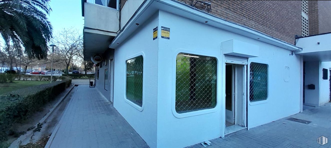 Local en venta en Calle Nazaret, 4, Móstoles, Madrid, 28936 con casa, puerta y ventana alrededor