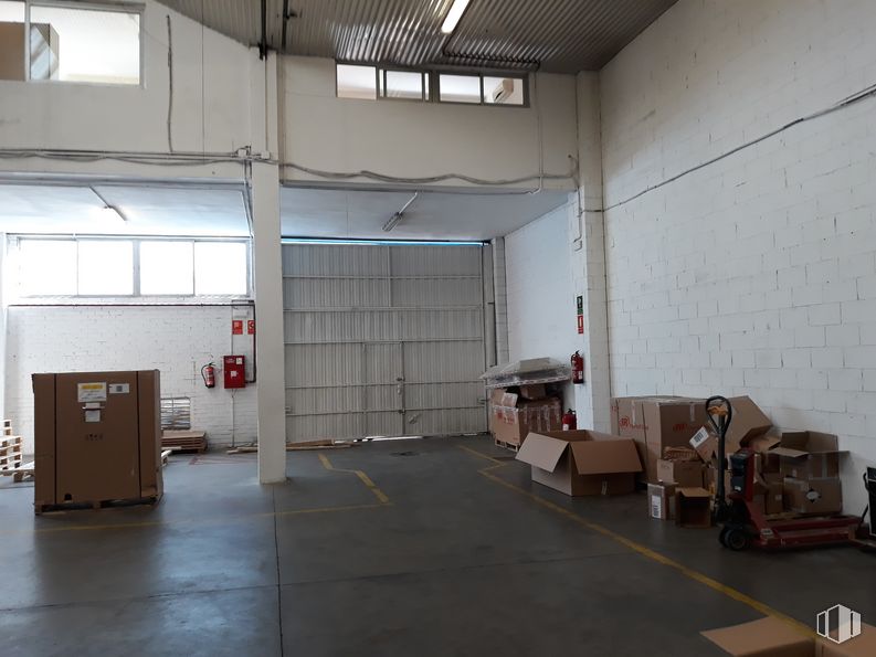 Industrial for rent at Camino Hormigueras, Villa de Vallecas, Madrid, 28031 with cabinetry, window, wood, interior design, architecture, flooring, floor, wall, wheel and fixture around