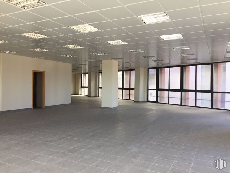 Oficina en venta en Calle San Romualdo, 12, San Blas - Canillejas, Madrid, 28037 con accesorio, entrada, piso, suelo, propiedad material, bienes raíces, vidrio, techo, suelo de baldosas y edificio alrededor