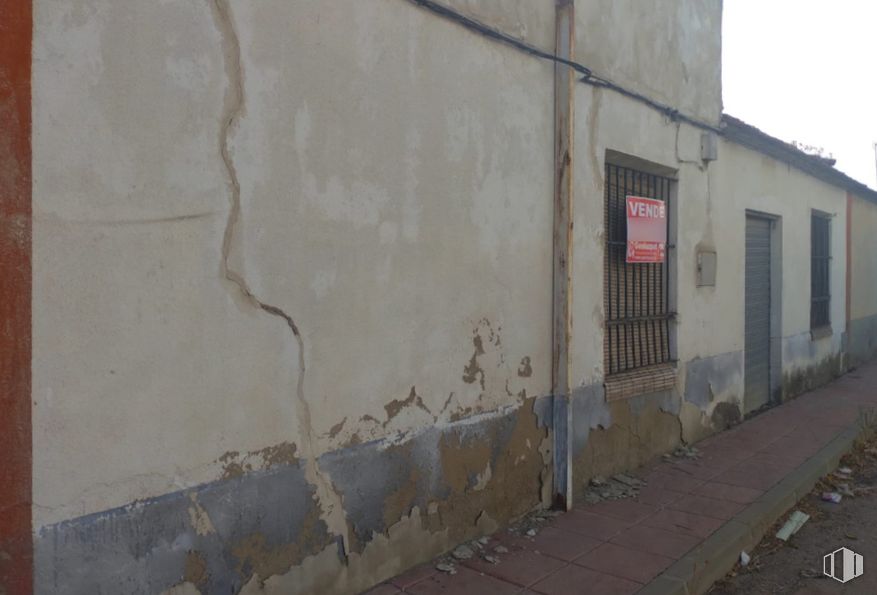 Land for sale at Zona Desviación, Corral de Almaguer, Toledo, 45880 with window, wall, street, composite material, concrete, sidewalk, iron, brickwork, building material and plaster around