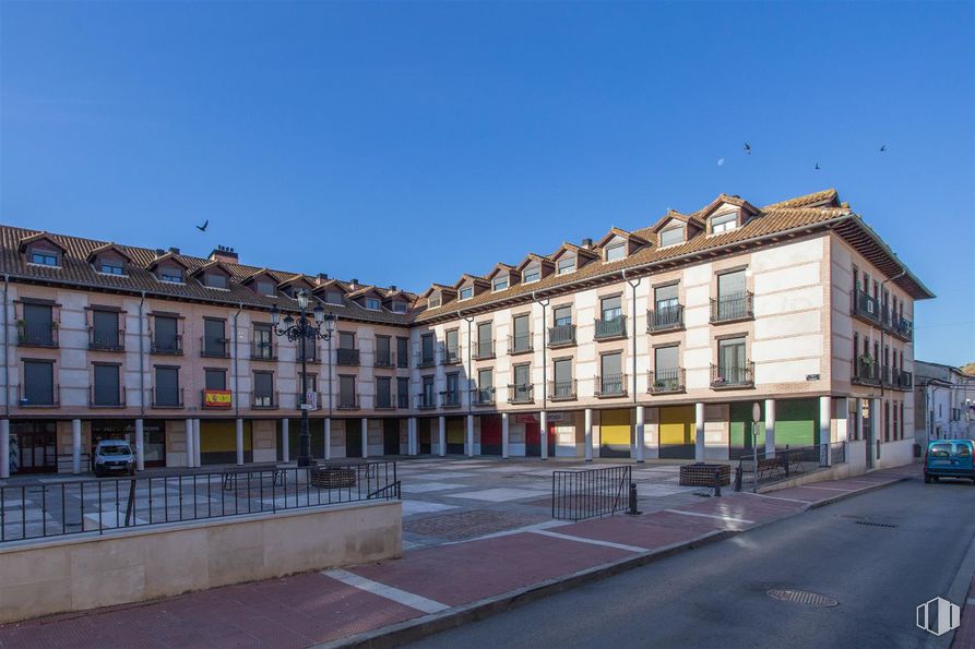 Retail for rent at Zona centro, Tielmes, Madrid, 28550 with building, sky, window, house, urban design, facade, city, street light, mixed-use and road surface around