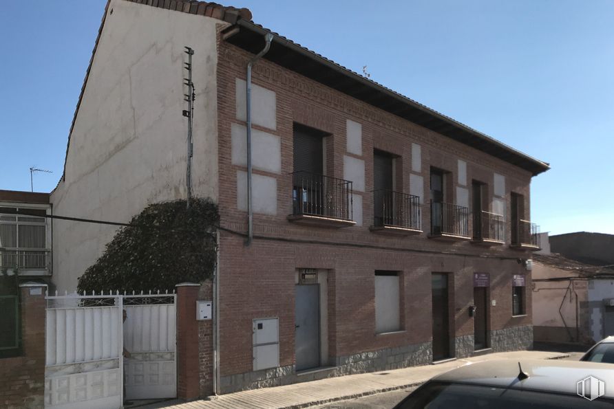 Local en alquiler en Calle San José, 37, Navalcarnero, Madrid, 28600 con ventana, edificio, coche, casa, cielo, propiedad, puerta, campana, pared y área residencial alrededor