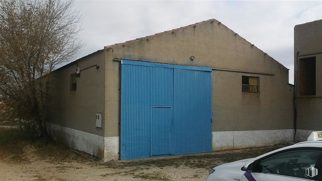 Industrial for sale & for rent at Nave en Crespos, Crespos, Ávila, 05300 with car, door, window, house, sky, plant, wood, land lot, tree and hood around