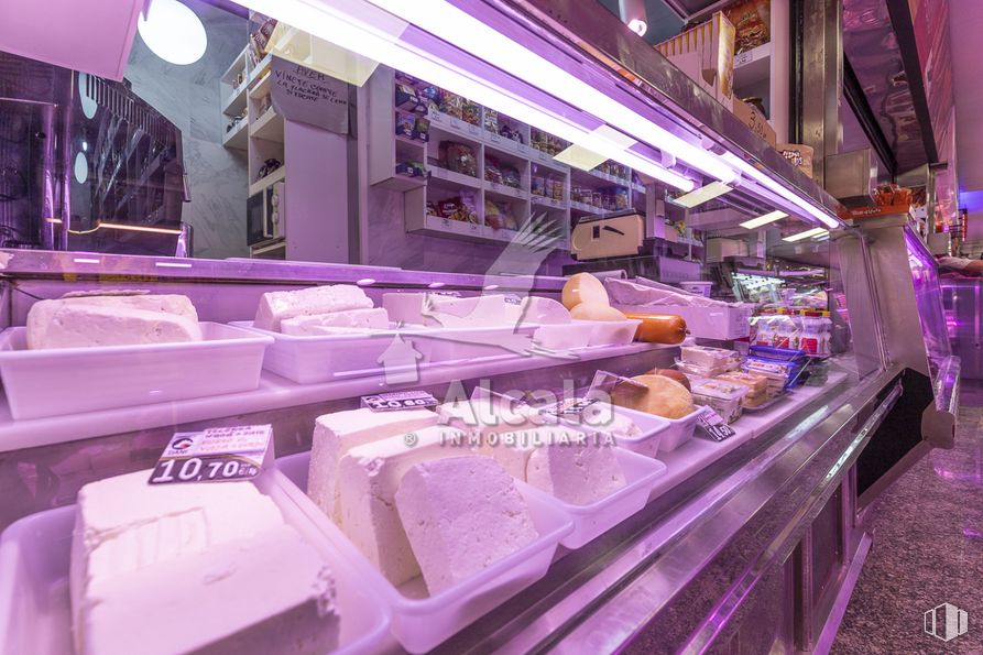 Retail for sale at Galerías Juan de Austria, Alcalá de Henares, Madrid, 28804 with food, purple, interior design, automotive design, violet, automotive lighting, building, magenta, tableware and retail around