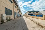 Industrial for sale at Avenida Naciones, Illescas, Toledo, 45200 with window, building, sky, cloud, property, azure, plant, road surface, asphalt and neighbourhood around