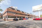 Office for sale at Calle Mahón, Las Rozas de Madrid, Madrid, 28230 with car, automotive parking light, wheel, sky, land vehicle, tire, vehicle, cloud, building and window around