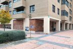 Retail for sale & for rent at Plaza Mar Caspio, 1, Coslada, Madrid, 28820 with window, building, daytime, property, plant, road surface, urban design, condominium, neighbourhood and sidewalk around