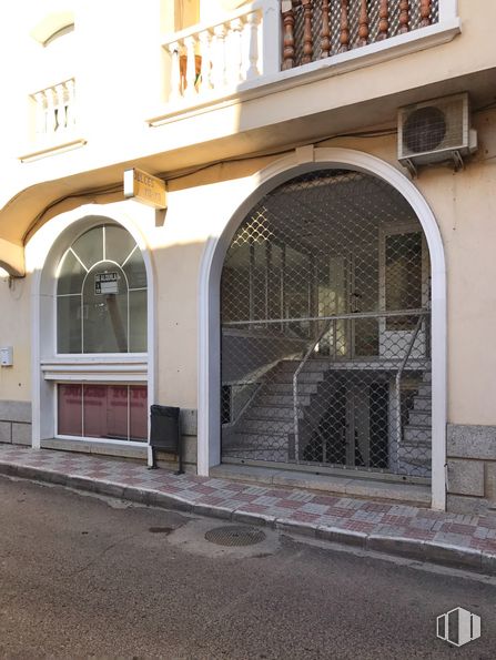 Retail for rent at Calle Ramón y Cajal, 2, Mocejón, Toledo, 45270 with window, building, road surface, fixture, brick, facade, brickwork, city, road and arch around