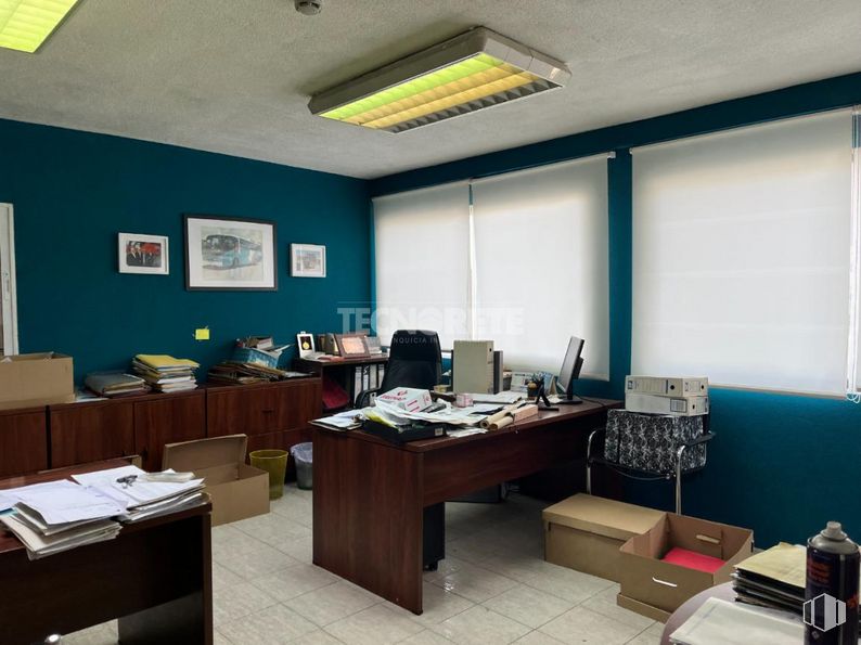 Industrial for sale at Calle Méjico, Guadalajara, 19004 with desk, box, lighting, table, furniture, building, interior design, office supplies, flooring and writing desk around