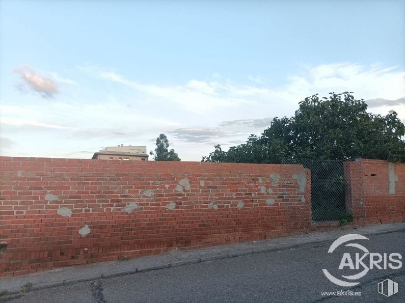 Land for sale at Travesía Doctor Cabañas, Recas, Toledo, 45211 with cloud, sky, plant, road surface, brickwork, asphalt, brick, tree, tar and horizon around