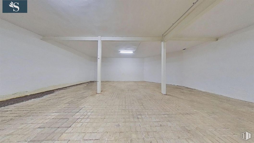 Nave en alquiler en Calle Hierbabuena, Tetuán, Madrid, 28039 con lámpara, madera, suelos, rectángulo, accesorio, suelo, material compuesto, sombra, vidrio y techo alrededor