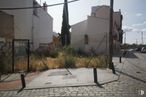 Land for sale at Calle Fuente Torrejona, 2, Barajas, Madrid, 28042 with building, sky, road surface, cloud, asphalt, land lot, urban design, neighbourhood, plant and morning around