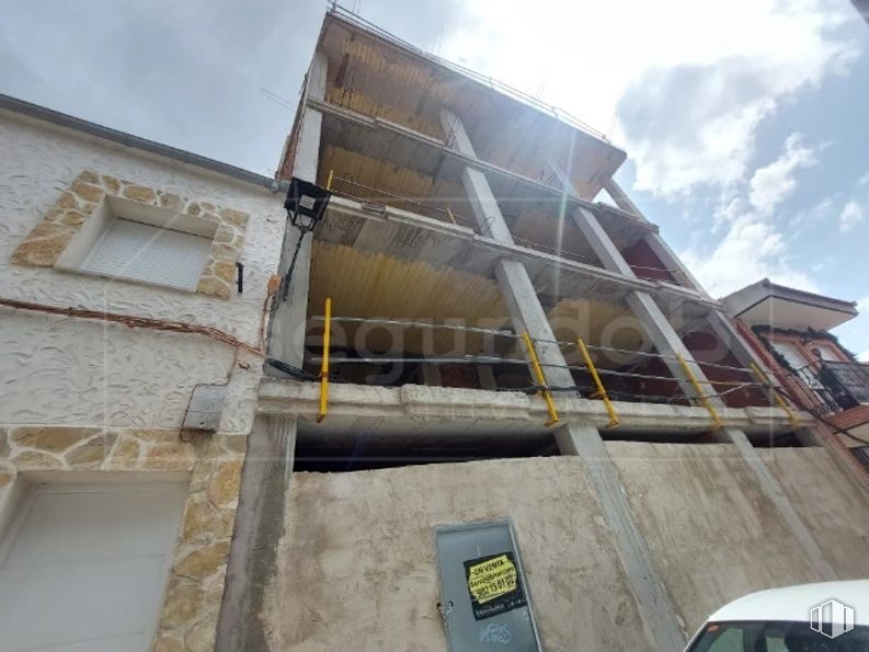 Land for sale at Zona Centro, El Barraco, Ávila, 05110 with sky, cloud, building, urban design, composite material, house, facade, wood, window and roof around