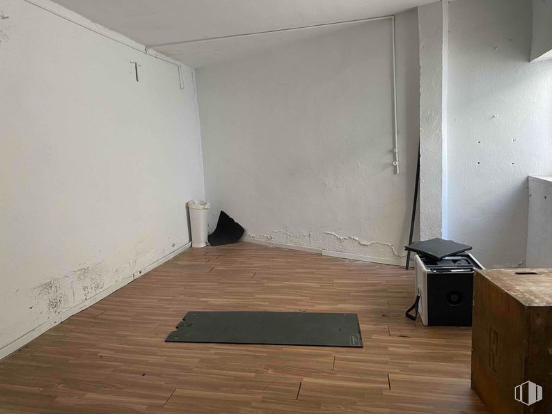 Industrial for sale at Zona industrial, Torrejón de Ardoz, Madrid, 28850 with flooring, floor, wall, wood, wood flooring, laminate flooring, room, ceiling, hardwood and wood stain around