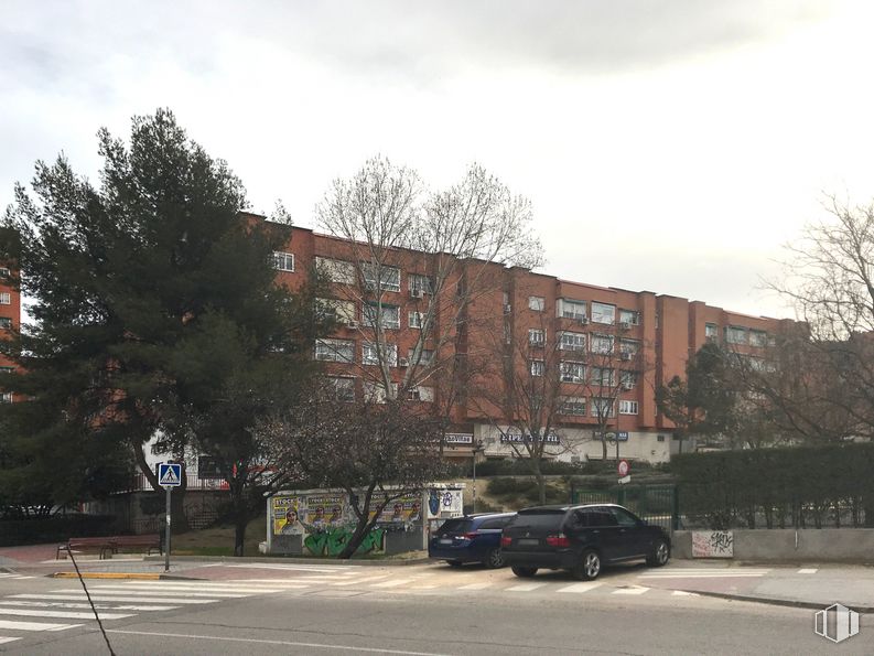 Local en alquiler en Plaza Pau Casals, 3, Rivas-Vaciamadrid, Madrid, 28529 con coche, edificio, nube, cielo, propiedad, planta, neumático, rueda, vehículo y superficie de la carretera alrededor