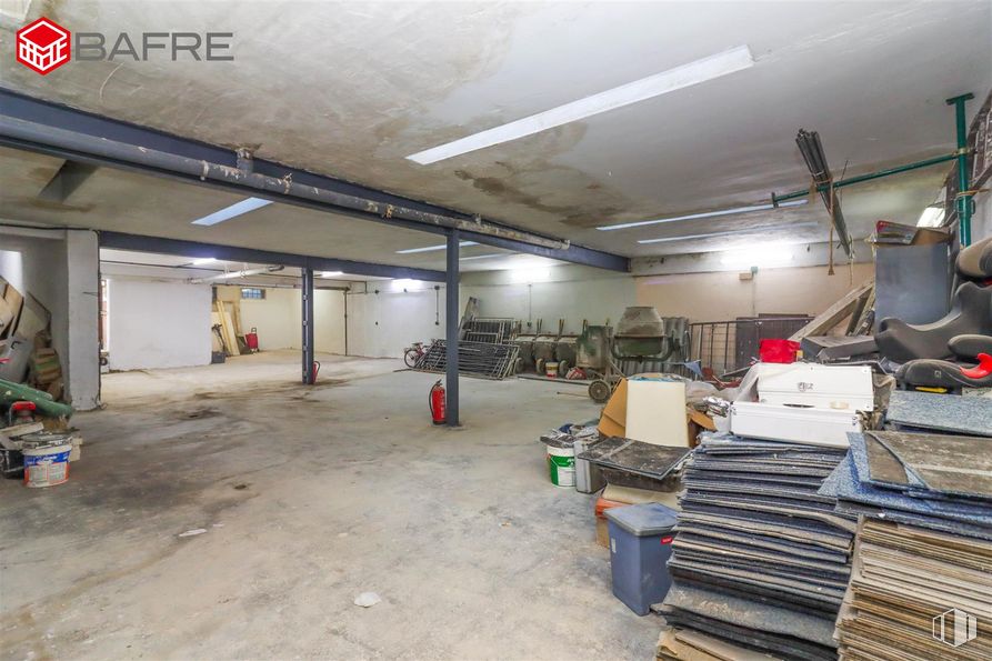 Industrial for sale at Calle Antonio Velasco Zazo, Usera, Madrid, 28026 with flooring, floor, gas, engineering, wood, hall, ceiling, machine, hardwood and room around