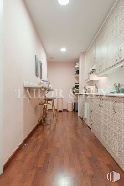 Oficina en venta en Calle Vallehermoso, Chamberí, Madrid, 28015 con taburete, ebanistería, mesa, mueble, madera, interiorismo, edificio, beige, suelo y suelos alrededor