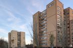 Retail for sale & for rent at Calle Uruguay, 35, Coslada, Madrid, 28820 with building, sky, daytime, window, cloud, infrastructure, tree, vehicle, tower block and architecture around