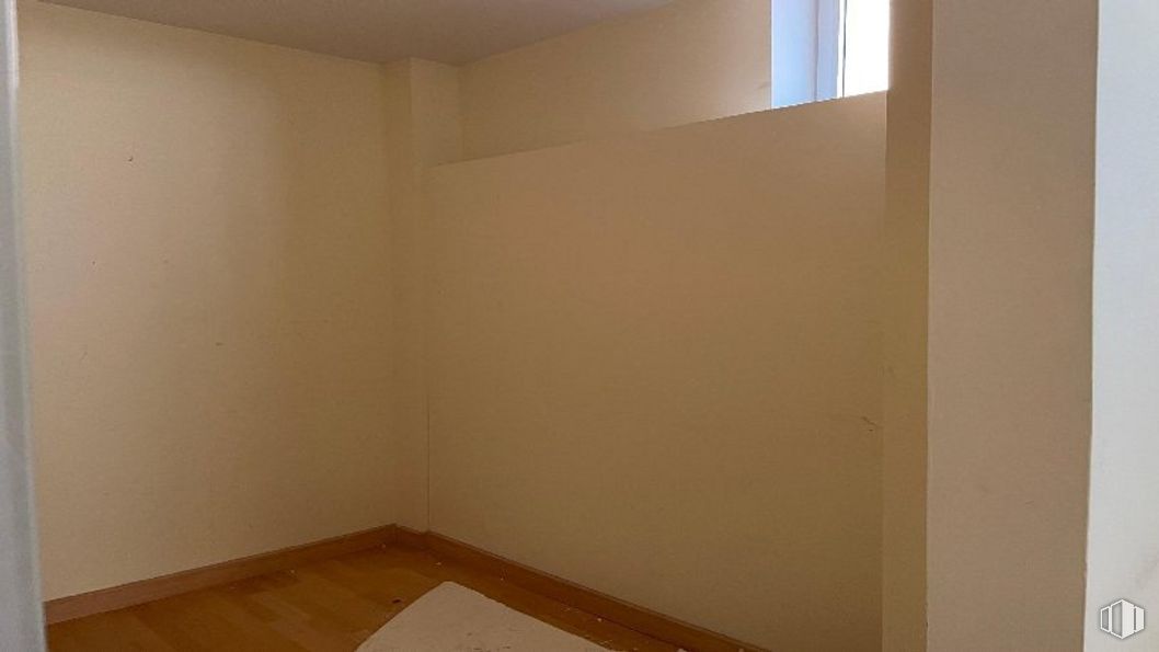 Local en venta en Paseo Guadalajara, 36, San Sebastián de los Reyes, Madrid, 28700 con ventana, madera, accesorio, pintura, piso, pared, pavimento, edificio, tinte para madera y madera alrededor