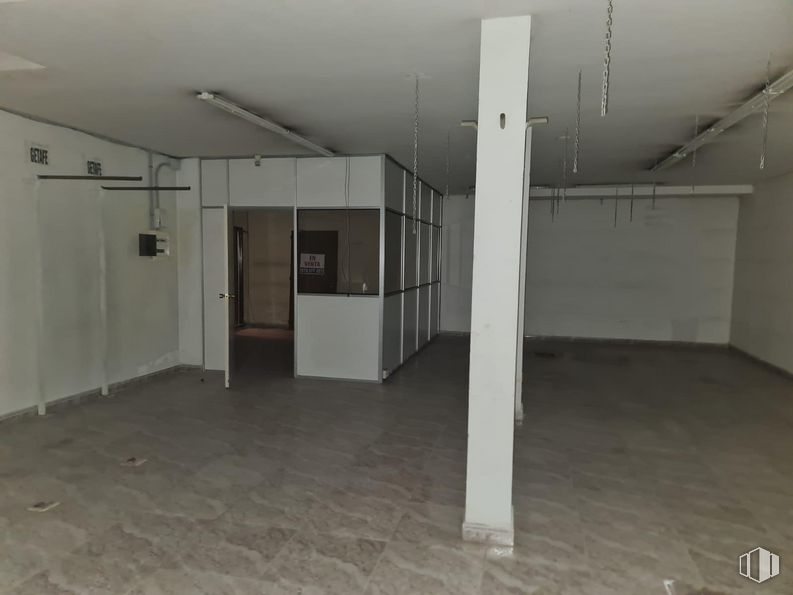 Local en venta en Calle San Antón, Parla, Madrid, 28980 con hall, suelo, suelos, accesorio, techo, vidrio, evento, aluminio, material compuesto y hormigón alrededor