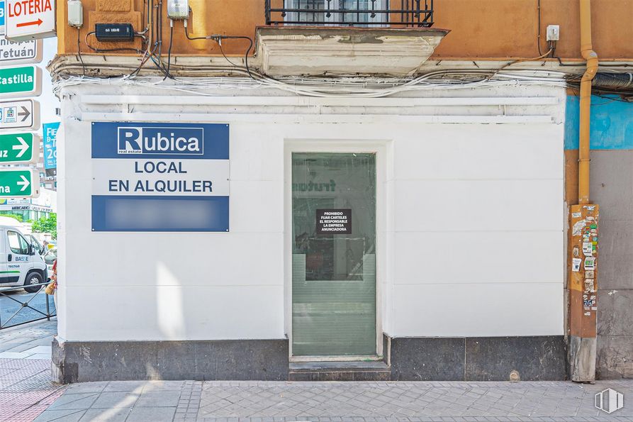 Local en alquiler en Calle Bravo Murillo, 260, Tetuán, Madrid, 28020 con accesorio, edificio, puerta, gas, fachada, tintes y matices, fuente, ventana, ciudad y material compuesto alrededor