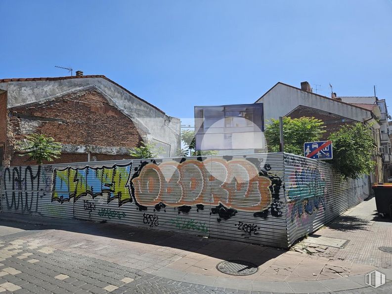 Suelo en venta en Casco Histórico, Vicálvaro, Madrid, 28032 con cielo, propiedad, edificio, superficie de la carretera, lote de terreno, arte, diseño urbano, pintura, barrio y asfalto alrededor