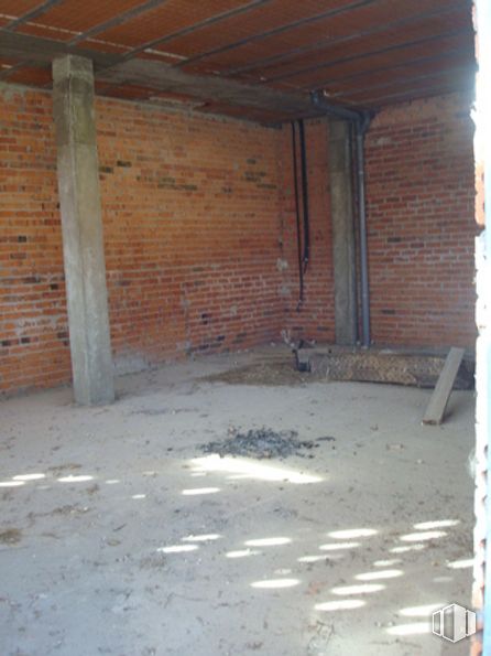 Retail for sale & for rent at Camino Caserío, 2, Torrecaballeros, Segovia, 40160 with mirror, wood, brickwork, brick, floor, flooring, building material, composite material, hardwood and beam around