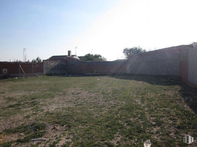 Land for sale at Calle San Miguel, Barajas de Melo, Cuenca, 16460 with sky, tree, plain, grassland, landscape, slope, meadow, grass, plant and groundcover around